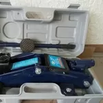 Продаю домкрат гидравлический подкатной