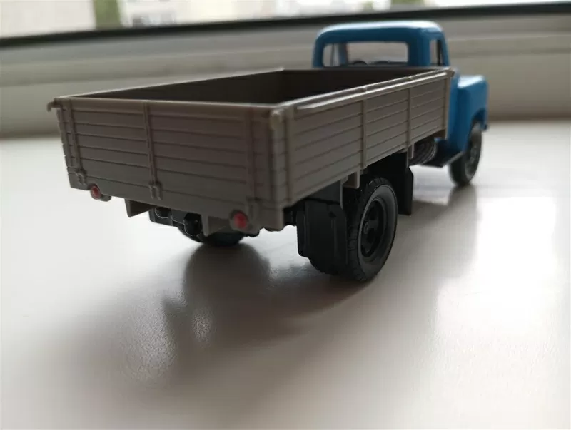 Модель  ГАЗ -52-04 маcштaб 1/43 ,  Наш автопром  3